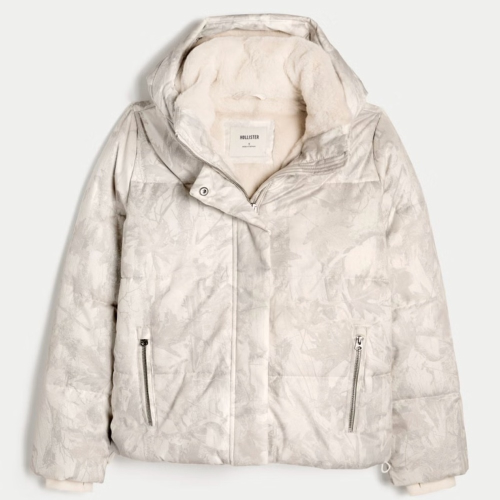 NWT Hollister FAUX FUR-LINED ALL-WEATHER CAMO PUFFER JACKET
